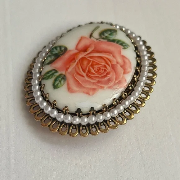 Vintage 1950’s Rose Ceramic Pin Brooch - Picture 2 of 6